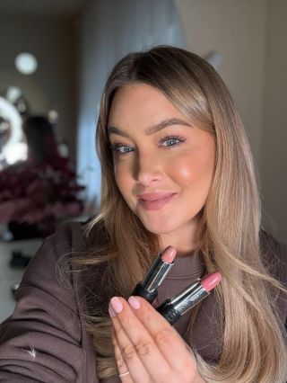 NOVINKY 😍 rúž 77 a 78 @bodkabeauty má na sebe odtieň 77 Univerzálne odtiene, ktoré sa hodia úplne každému 💆🏻‍♀️👄